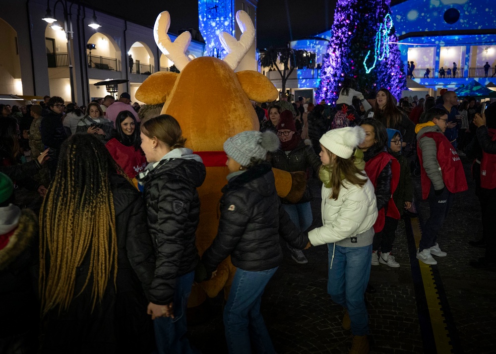 NSA Naples, Italian City Celebrate Annual Holiday Tree Lighting Event