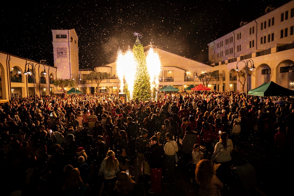 NSA Naples, Italian City Celebrate Annual Holiday Tree Lighting Event