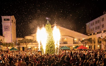 NSA Naples, Italian City Celebrate Annual Holiday Tree Lighting Event