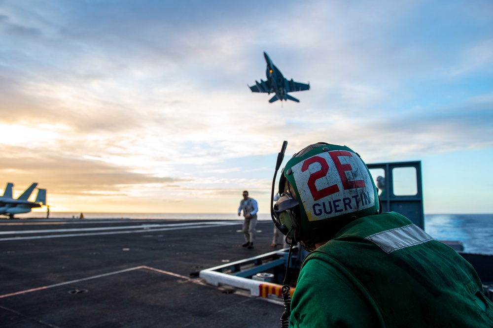 USS Carl Vinson (CVN 70) Conducts Routine Flight Operations at Sea