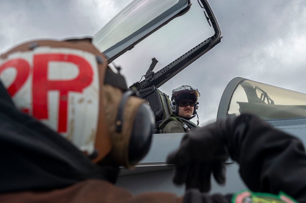 USS Carl Vinson (CVN 70) Conducts Routine Flight Operations at Sea