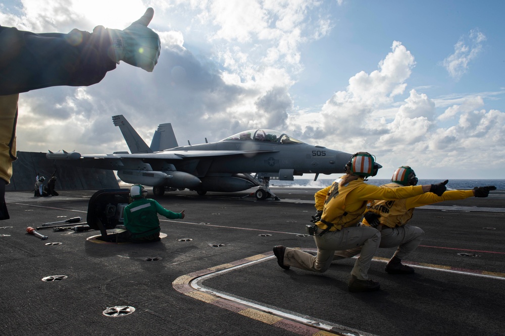 USS Carl Vinson (CVN 70) Conducts Routine Flight Operations at Sea