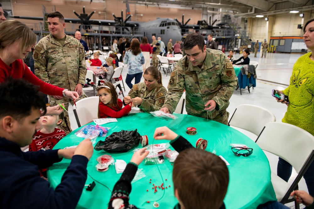 182nd Airlift Wing Holiday Party