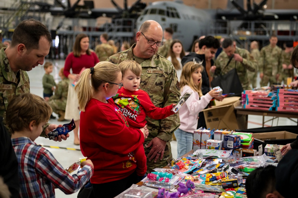 182nd Airlift Wing Holiday Party