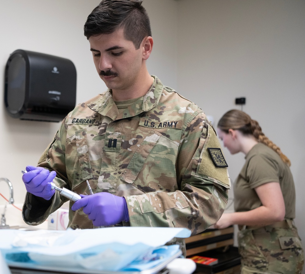 Arkansas Army National Guard opens dental clinic