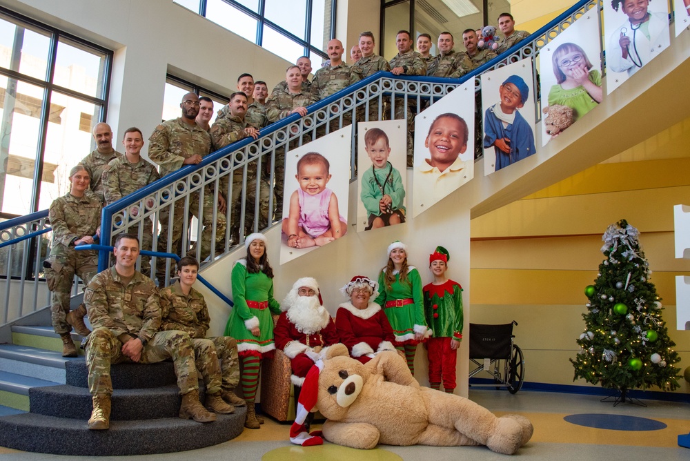 134th ARW Airmen deliver holiday cheer through Santa Cops