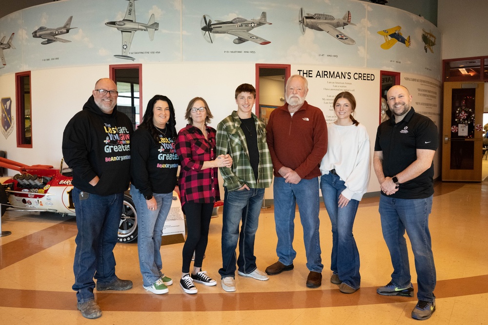 Airman organ recipient inspires wing organ donation event