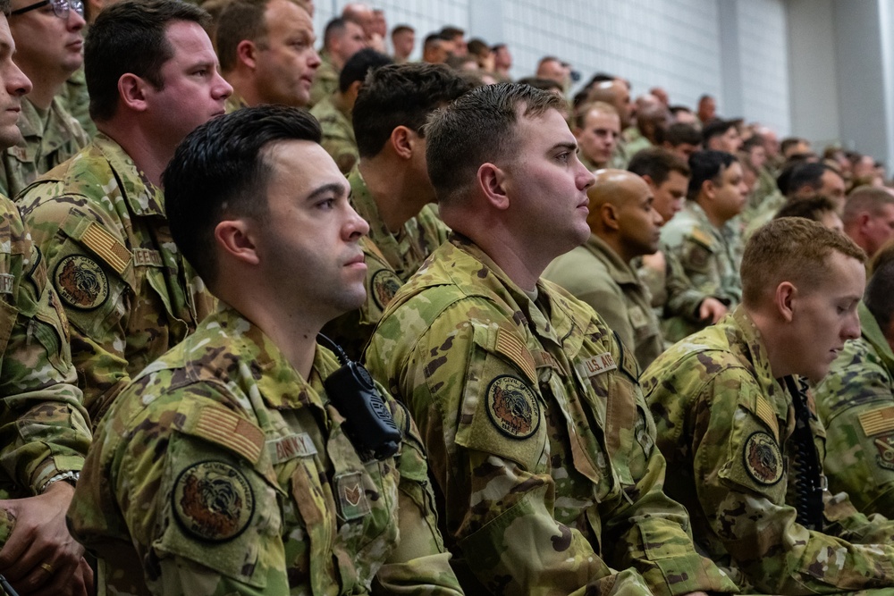 Col. Ronald Selvidge assumes command of the 134th ARW