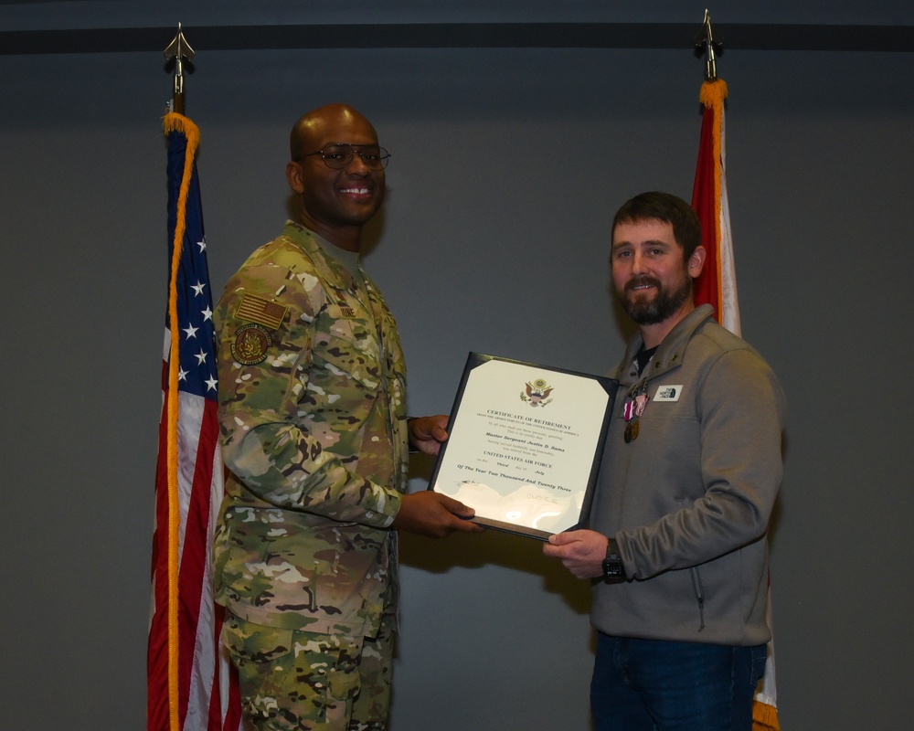 MSGT Sams retires from the US Air Force