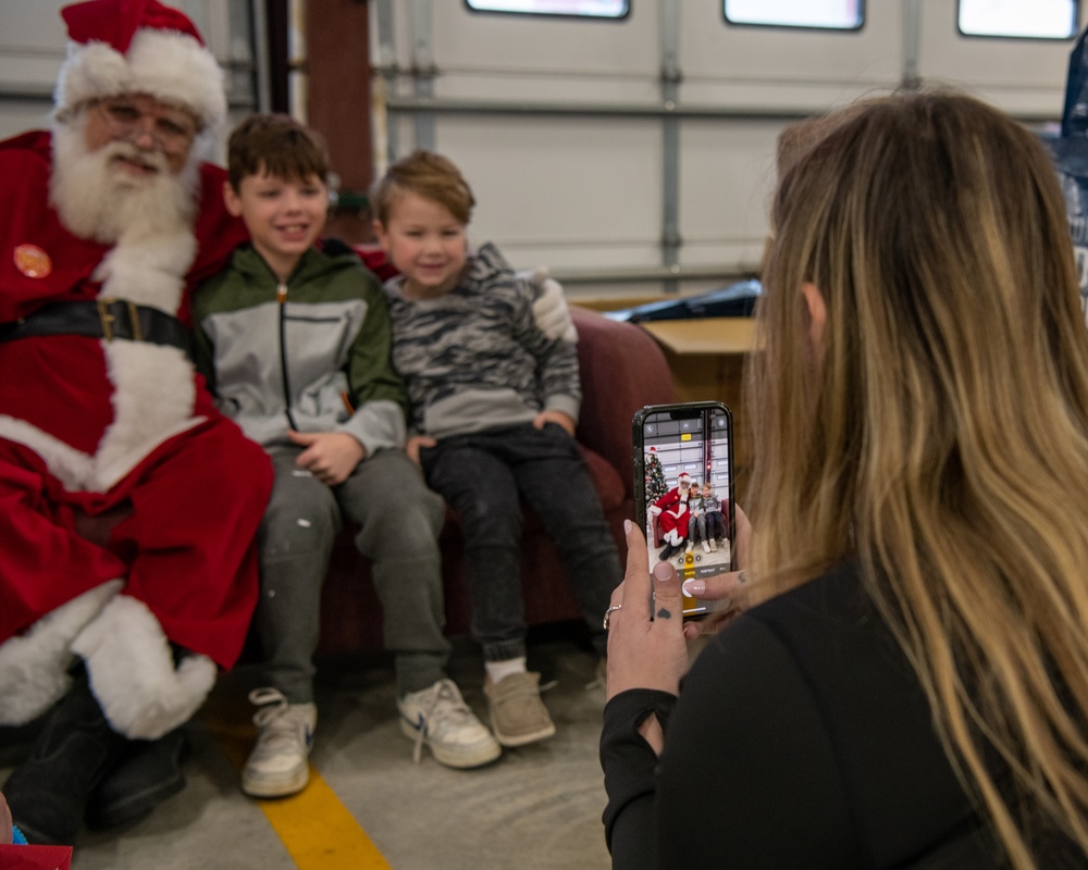 138th Fighter Wing Celebrates Annual Children's Christmas Party