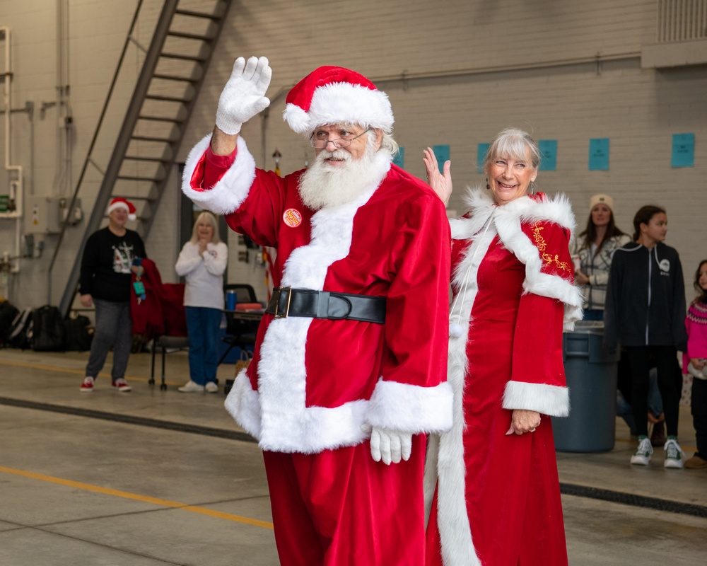 138th Fighter Wing Celebrates Annual Children's Christmas Party