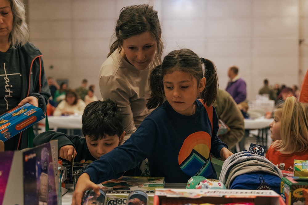 Airmen and families gather for annual holiday event