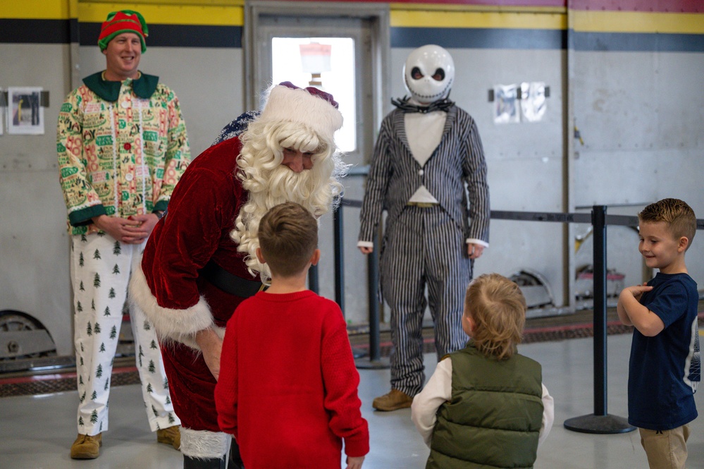 419th FW hosts Children's Christmas Party