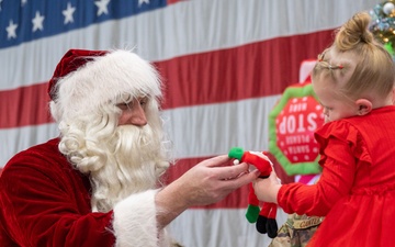 419th FW hosts Children's Christmas Party