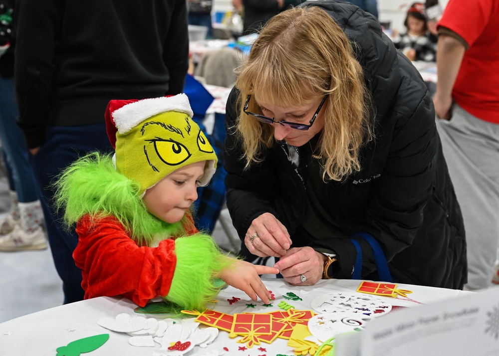 104th Fighter Wing celebrates the holiday season with loved ones