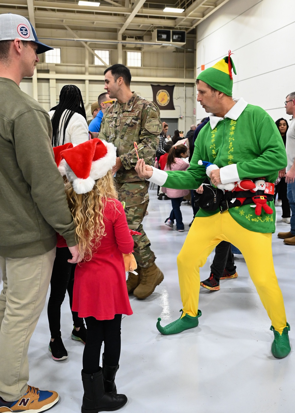 104th Fighter Wing celebrates the holiday season with loved ones