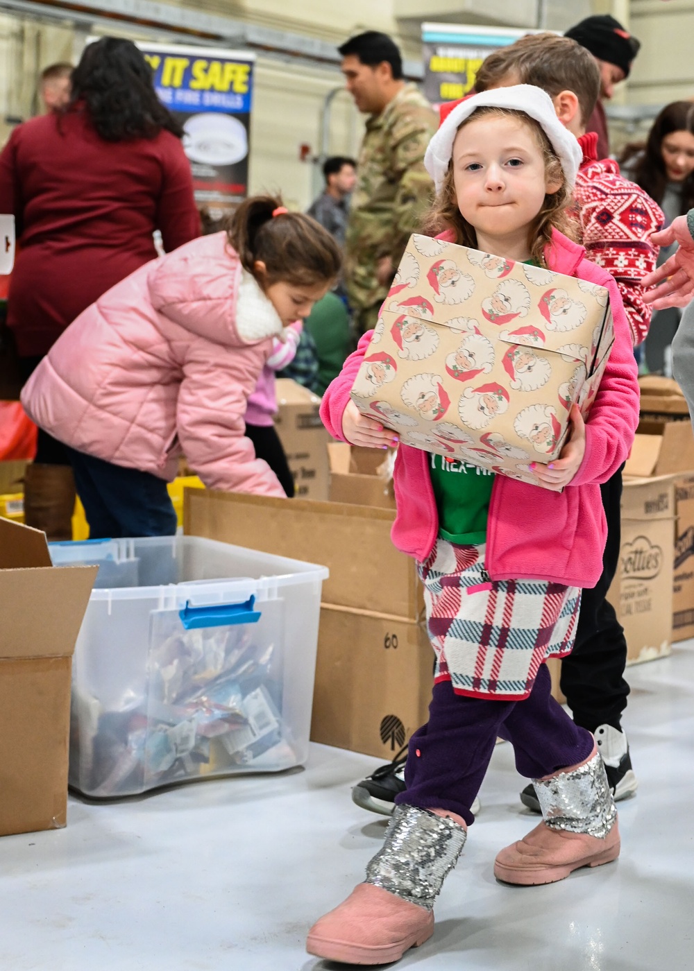 104th Fighter Wing celebrates the holiday season with loved ones