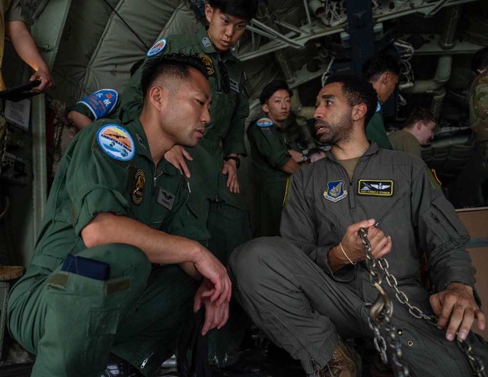 U.S., JASDF, ROKAF loadmasters exchange knowledge during OCD 24
