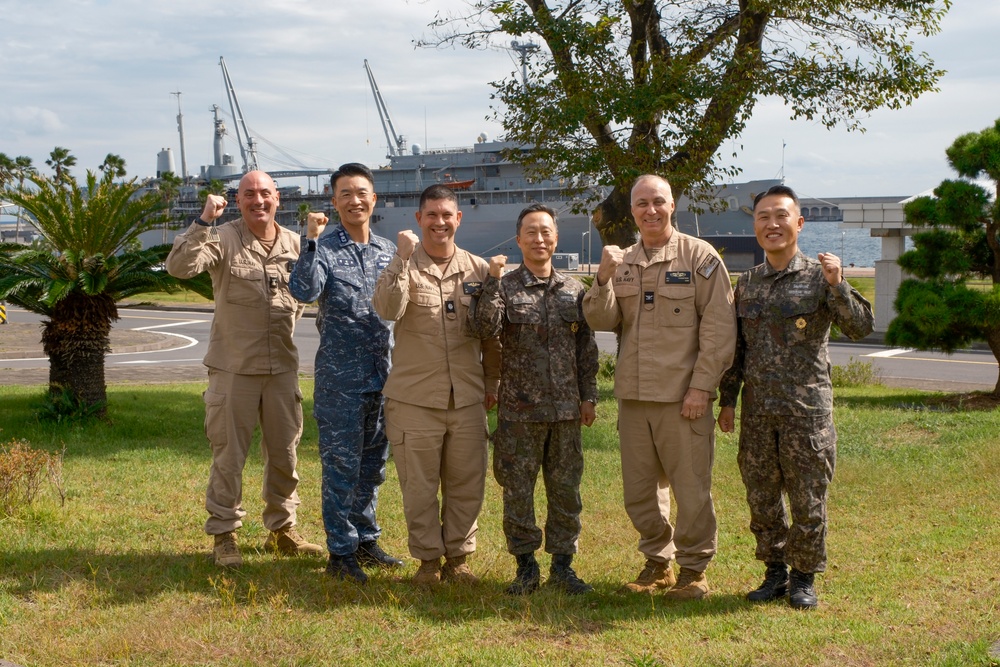 USS Frank Cable Triad Conducts Office Call with Republic of Korea Navy Maritime Task Flotilla Seven Triad