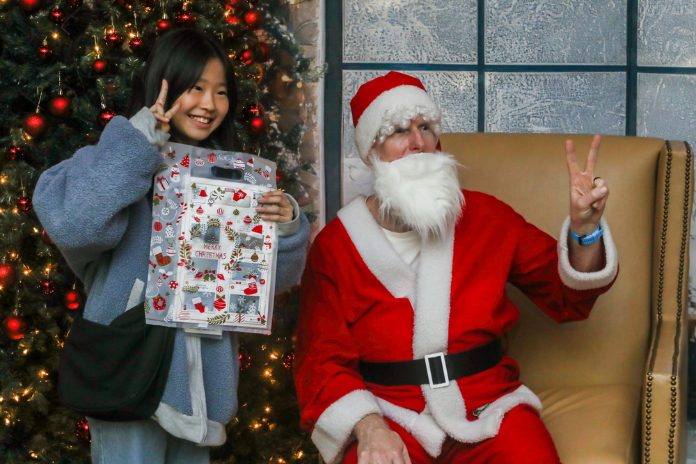USAG Yongsan-Casey Holiday Tree Lighting Ceremony