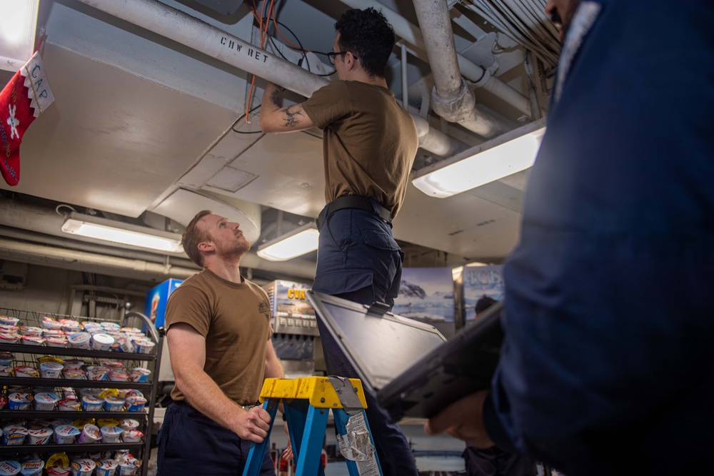 USS Carl Vinson (CVN 70) Conducts Routine Operations at Sea