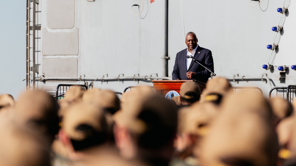 Secretary of Defense visits USS George Washington