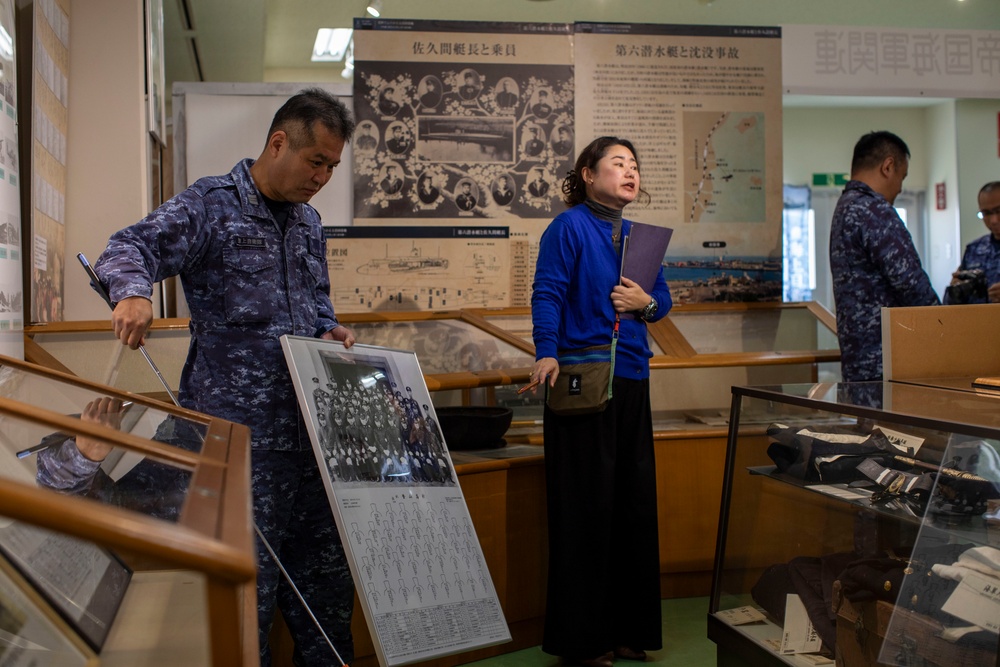 MCAS Iwakuni’s first blended Expeditionary War School students learn of the base’s history