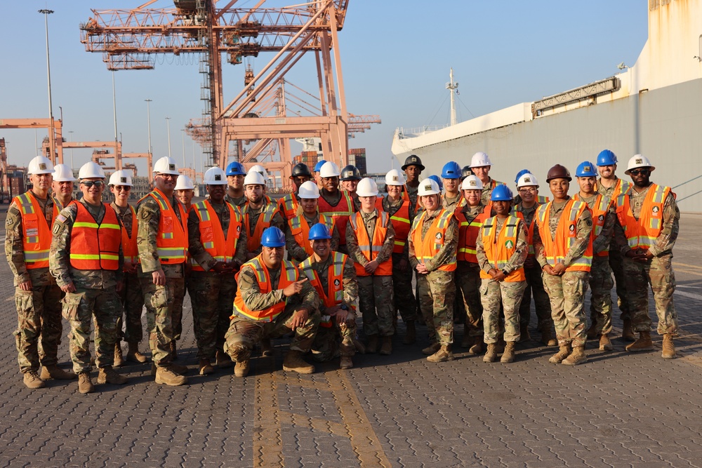 840th Soldiers Brief HQDA Deputy Chief of Staff for Logistics on Port Operations