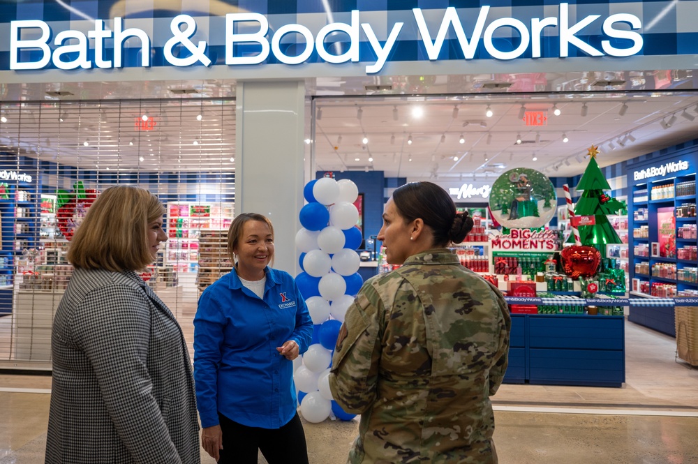 Andrews Exchange celebrates Bath &amp; Body Works grand opening