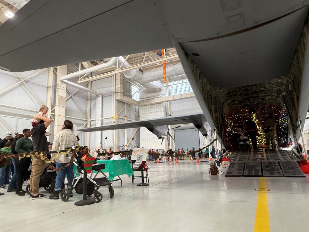 317 AW brings the holidays to Dyess during Santa on a Herc