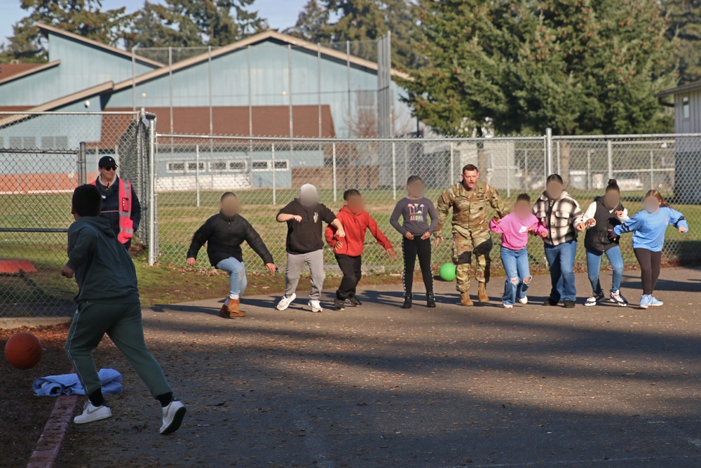 Rest Assured Soldiers visit Thompson Fifth Graders