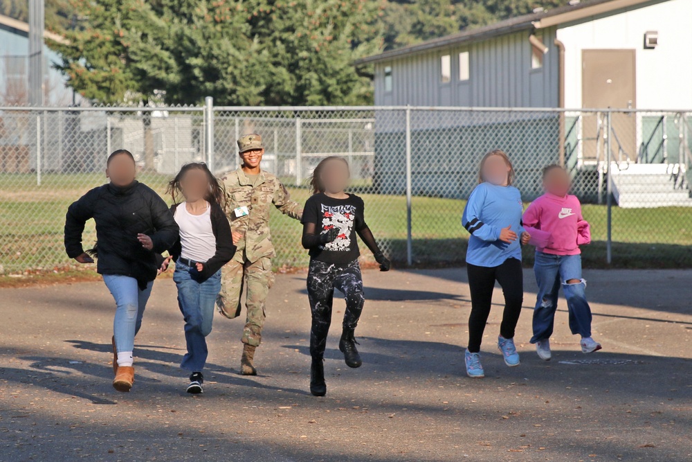 Rest Assured Soldiers visit Thompson Fifth Graders