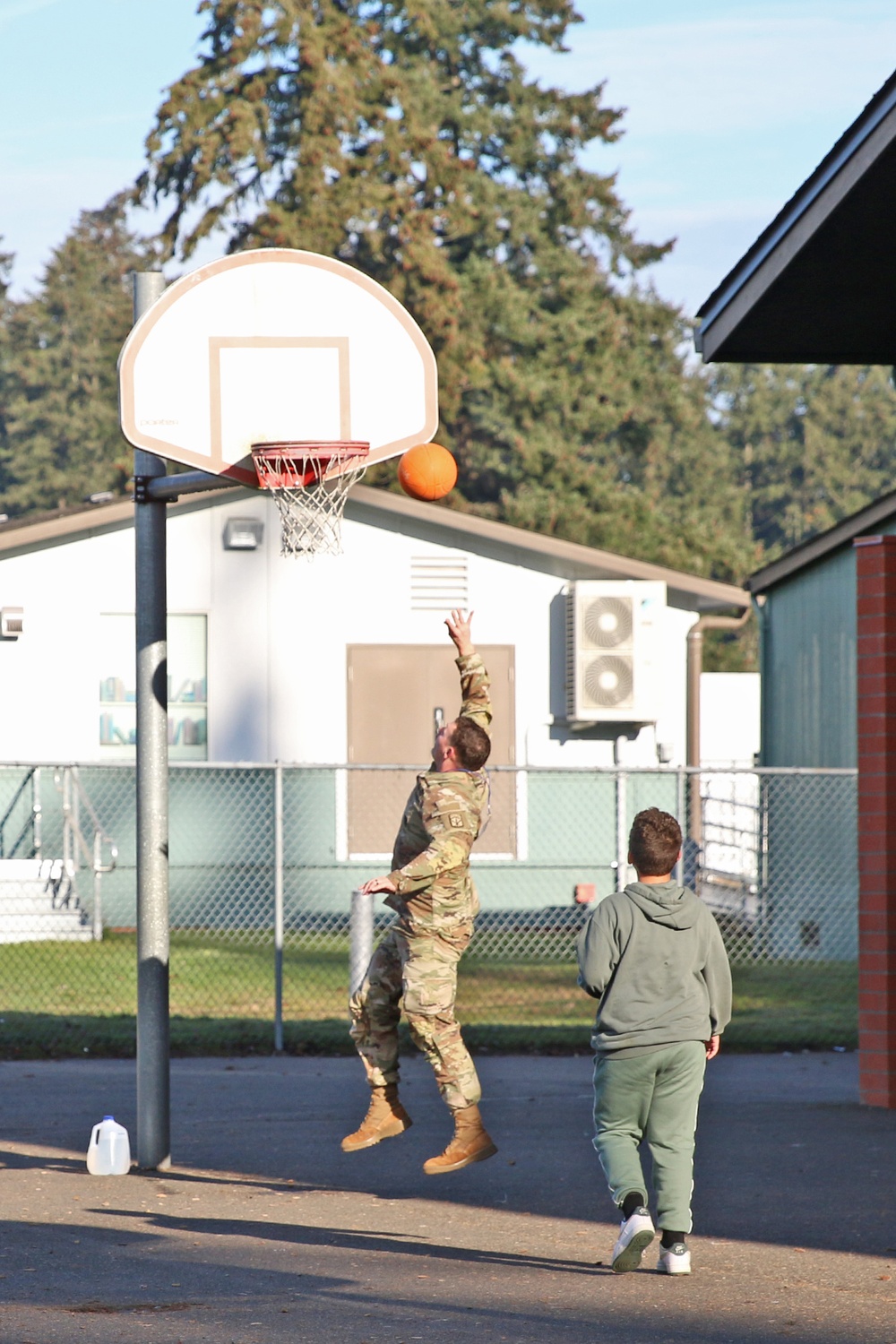 Rest Assured Soldiers visit Thompson Fifth Graders