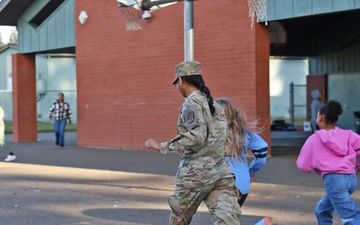 Rest Assured Soldiers visit Thompson Fifth Graders