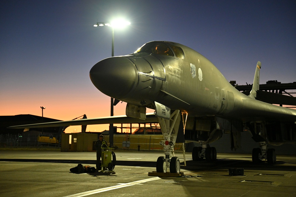 Ellsworth B-1B Lancers depart for Grand Forks AFB