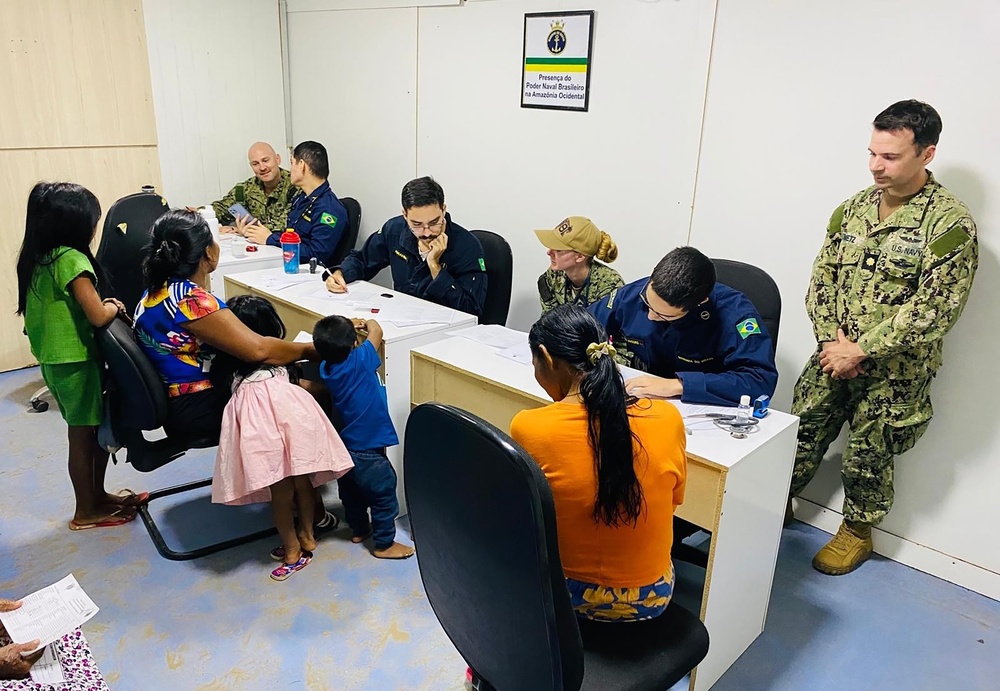 U.S. Navy Sailors Works Alongside Brazilian Counterparts in Riverine Humanitarian Mission