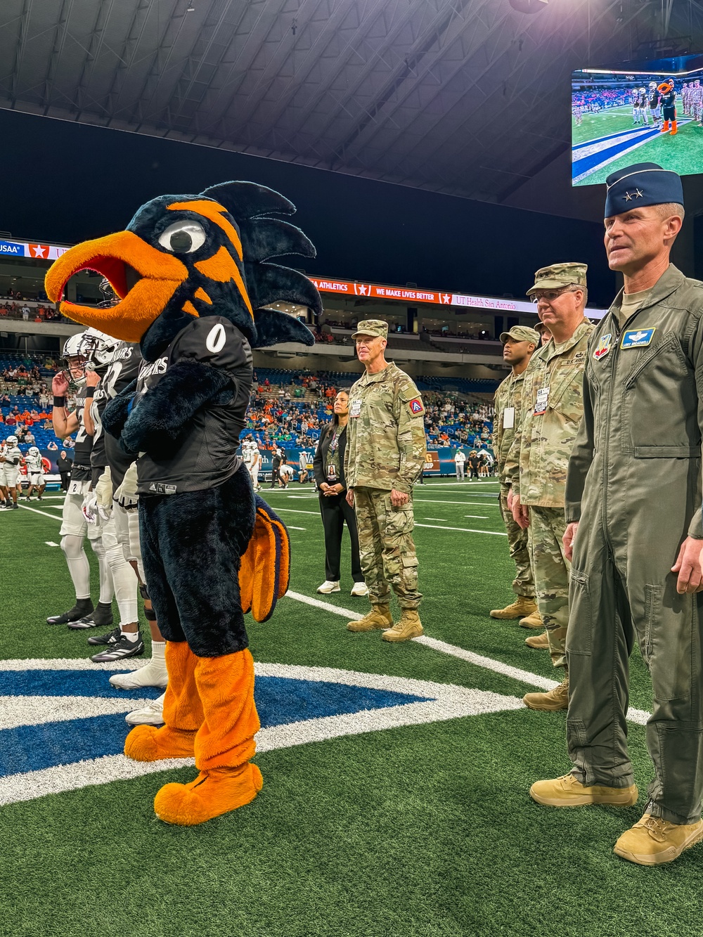 ARNORTH CG Honors Troops at the UTSA Military Appreciation Game