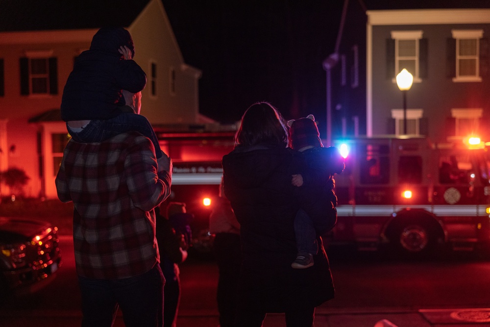 Santa brings cheer to residents of MCB Quantico neighborhoods