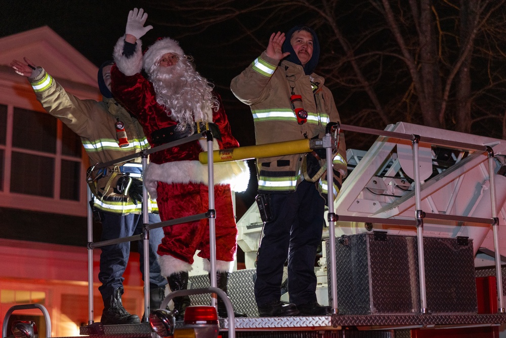 Santa brings cheer to residents of MCB Quantico neighborhoods