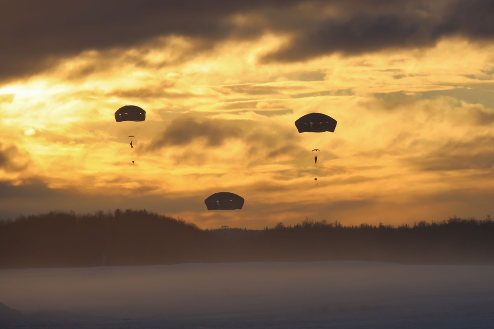 VMGR-153 supports Toys for Tots in Alaska