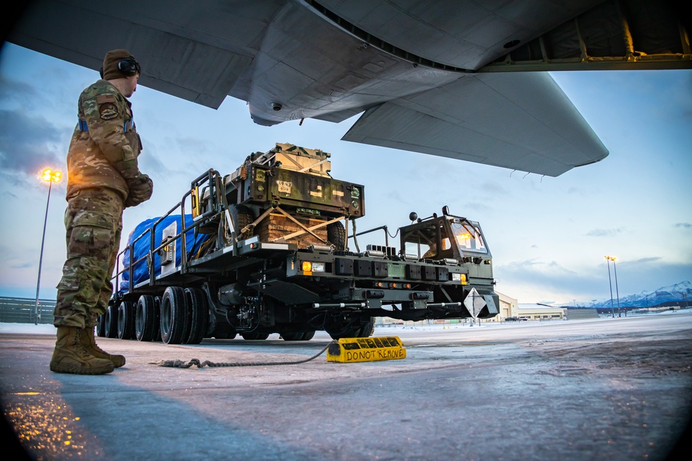 VMGR-153 supports Toys for Tots in Alaska