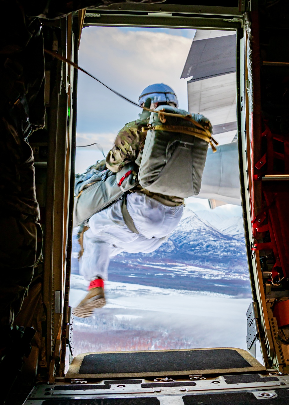 VMGR-153 supports Toys for Tots in Alaska