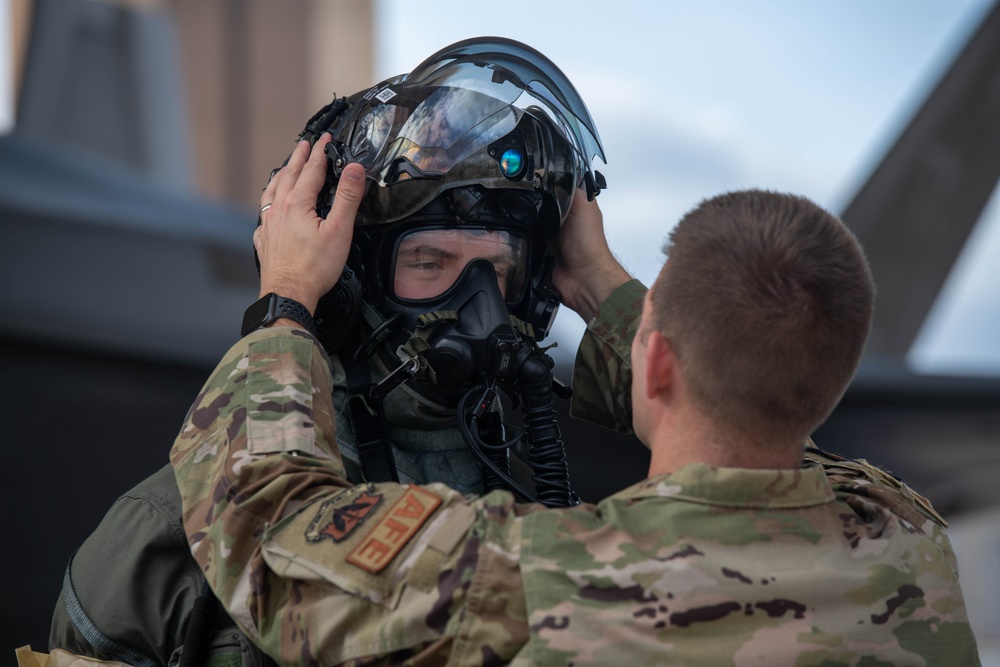 Tyndall increases readiness with aircrew CBRN equipment