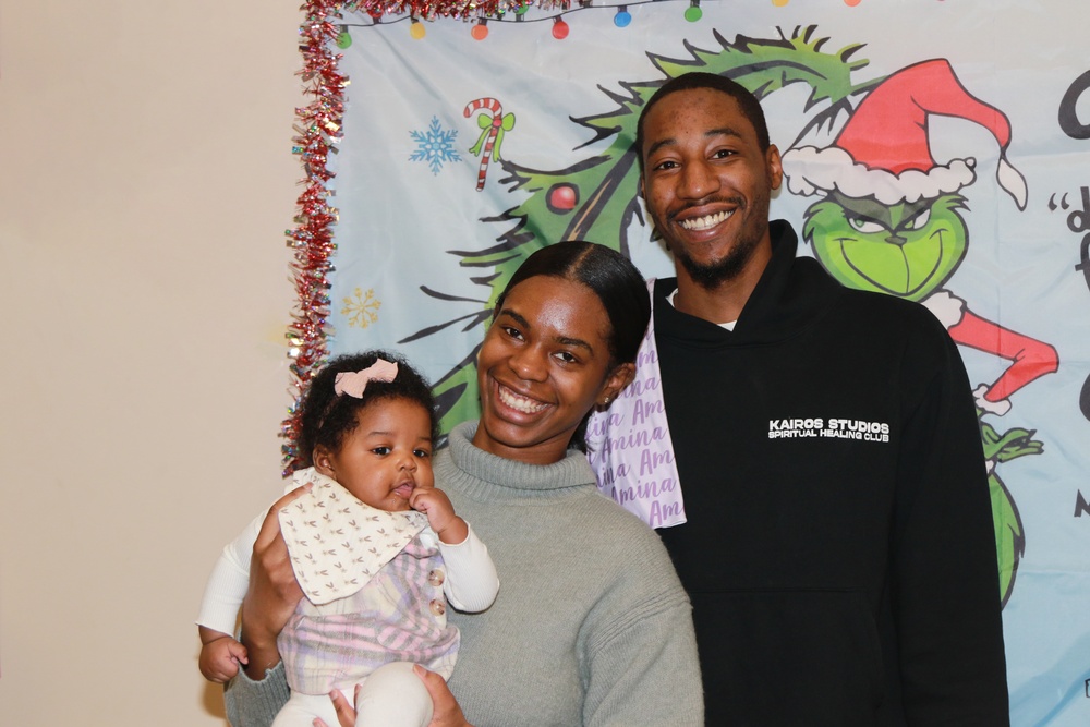 Soldiers and families enjoy holiday festivities