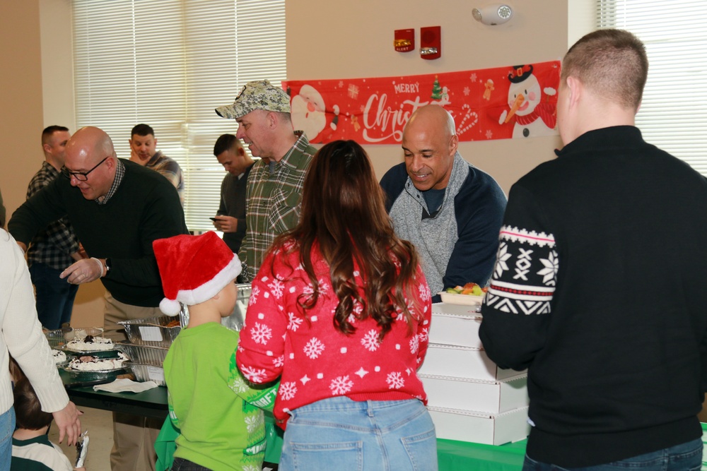 Soldiers and families enjoy holiday festivities