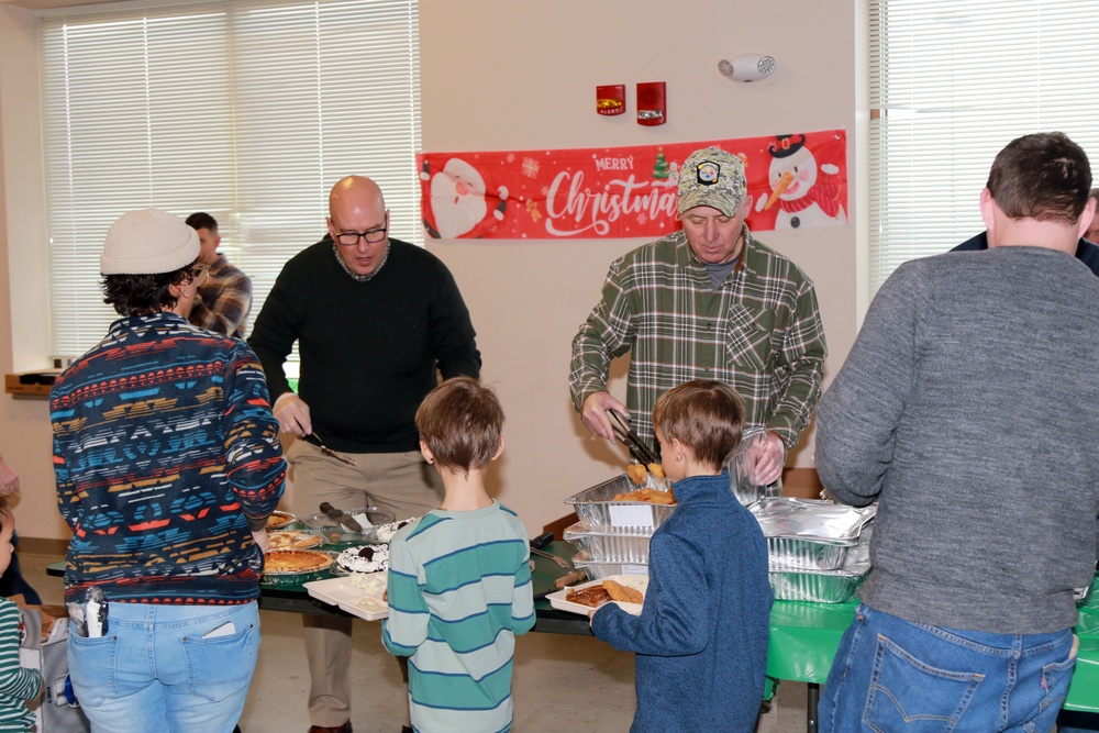 Soldiers and families enjoy holiday festivities