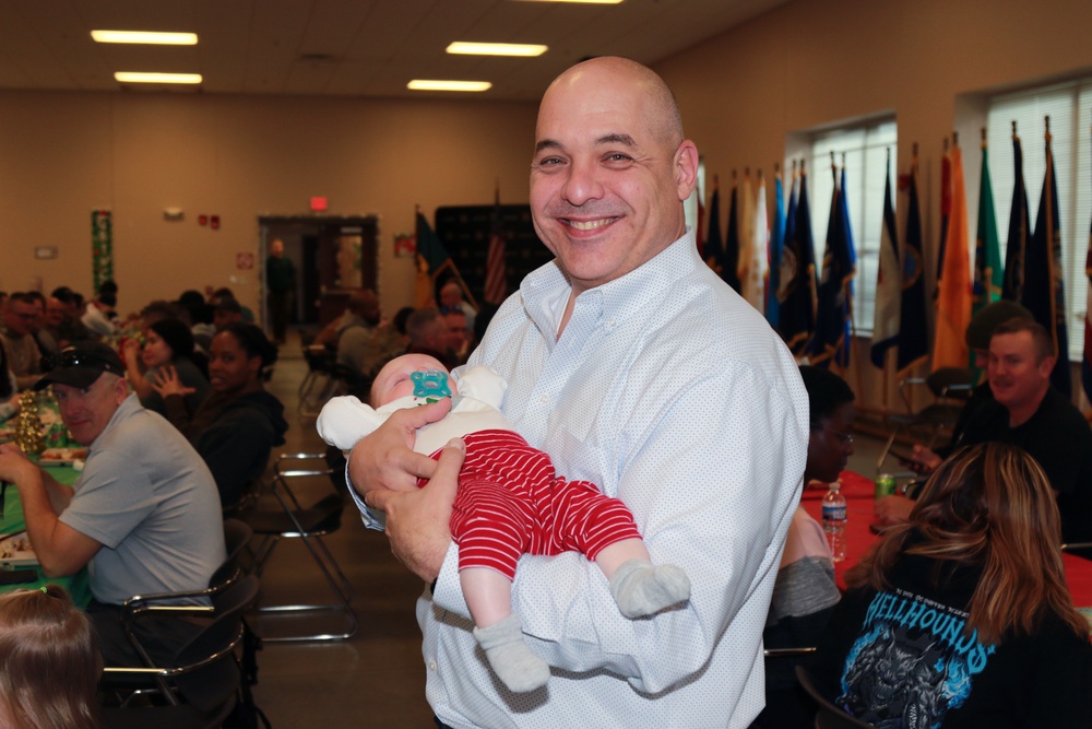 Soldiers and families enjoy holiday festivities