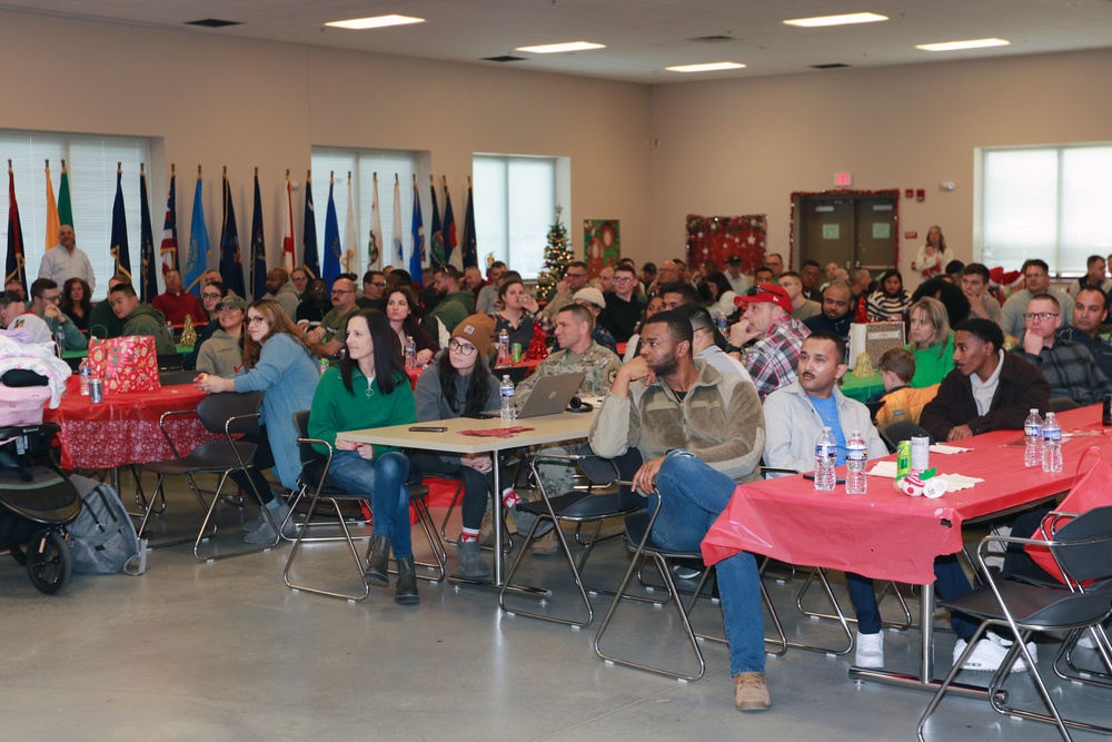 Soldiers and families enjoy holiday festivities