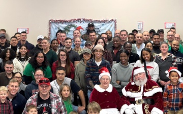 Soldiers and families enjoy holiday festivities