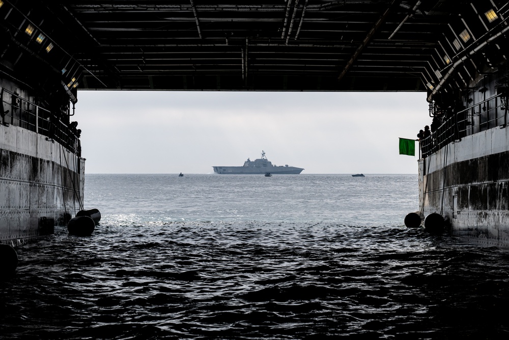 Naval Special Warfare Combatant Craft embark Somerset